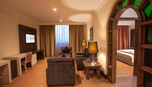 Deluxe Suite
