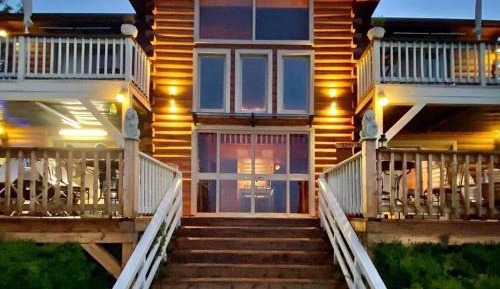 Seven-Bedroom House