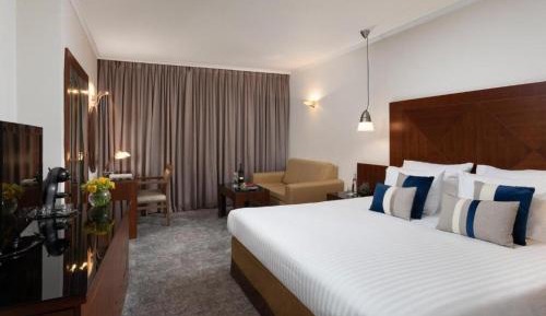 Standard King Room - Mid Floor