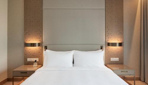 Deluxe Room City View King