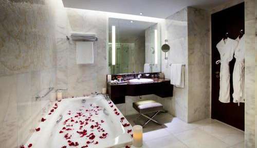 Junior King Suite with Palace View