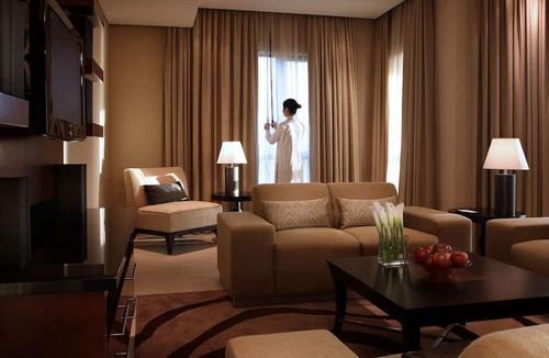 Al Maqta Hotel | Shangri-La Hotel Apartments Qaryat Al Beri