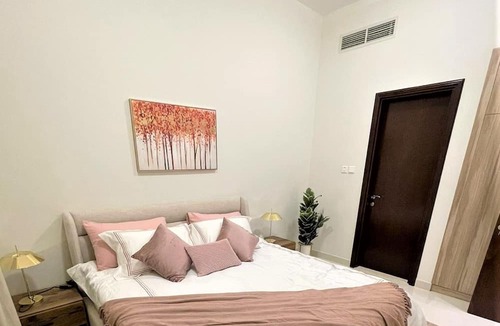 Dubai Sports City Apartment | Hera Holiday Home