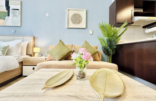 Jumeirah Lake Towers Apartment | Cosmos Living Dubai Arch Tower