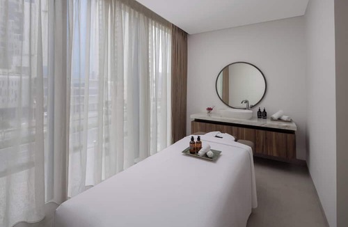 Business Bay Hotel | Holiday Inn Dubai Business Bay by IHG