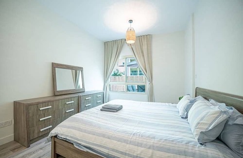 The Greens Apartment | Fully Upgraded | Large Terrace | Extra Sofa Bed