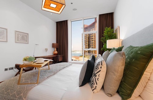 Palm Jumeirah Apartment | Maison Privee - Splendid Apt on The Palm with Stunning Sea Views