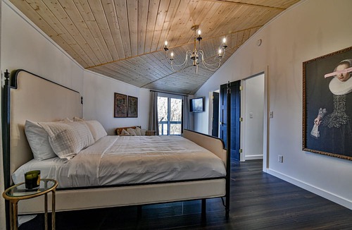 Asheville House | La Maison Mirch - Luxe Design Retreat