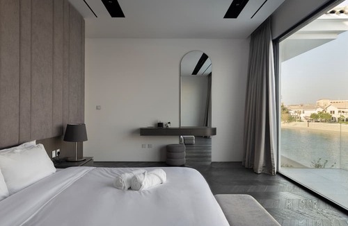 Palm Jumeirah Villa | Palm Paradise- 5BR Villa - Infinity Pool