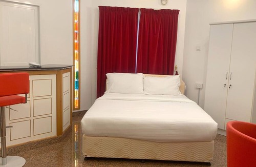Qurm Hotel | OYO 153 Qurum Heights Hotel