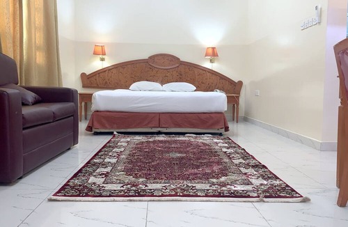 Muscat Hotel | Super OYO 151 Manam 2 Hotel Apartment