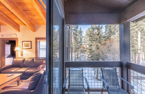 Truckee Condo | Cozy Aspen Grove 2 bed 2 bath by RedAwning Save 10% on 3 Nights, 15% on 5 Nights!