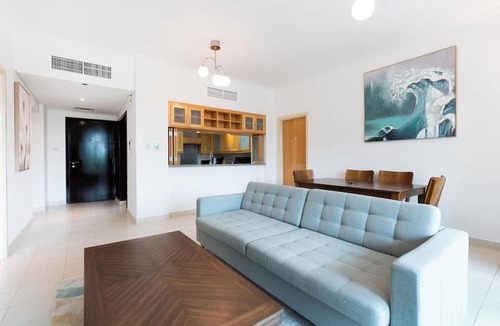The Greens Apartment | Lux BnB I Turia Tower I Lake & Garden View