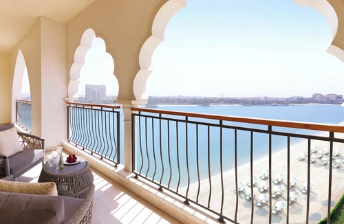 Abu Dhabi Hotel | The Ritz-Carlton Abu Dhabi, Grand Canal