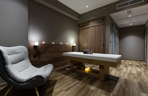 Jadaf Hotel | Kingsgate Canal Hotel