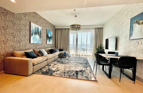 Dubai Apartment | Ultimate Luxury at Dubai Creek Waterfront