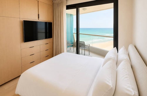 Herzliya Pituach Hotel | Herbert Samuel Okeanos Suites Herzilya