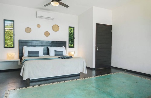 Salchi Hotel | Manta Raya Hotel