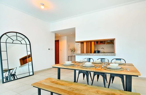 Al Sufouh 2 Apartment | LUX | Marina Promenade 2 BR Prime location Apt