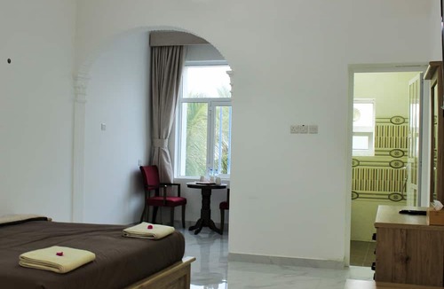 Tiwi Hotel | Tiwi Sunrise