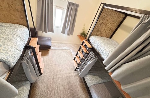 Jabal Al-Hussein Hostel | Carob Hostel
