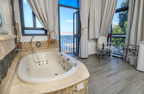 Tiberias Old City Hotel | Shirat Hayam - Boutique Hotel