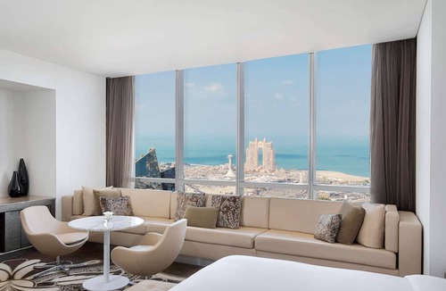 Abu Dhabi Resort | Conrad Abu Dhabi Etihad Towers