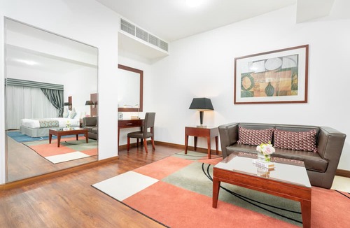 Al Nahda Hotel | Golden Sands Hotel & Residences