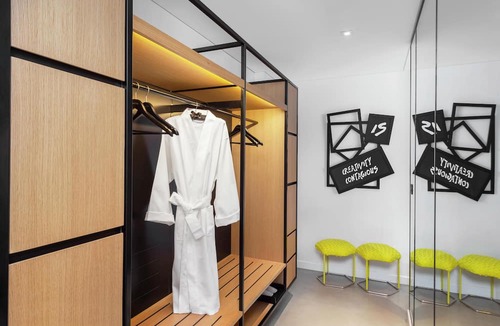 Bur Dubai Hotel | Canopy by Hilton Dubai Al Seef