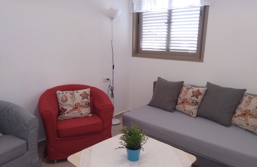 Midreshet Ben-Gurion Apartment | Shoshanat Hamidbar