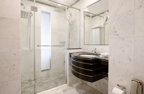 Dubai Media City Hotel | Radisson Blu Hotel, Dubai Media City