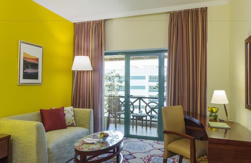 Al Muraqqabat Hotel | Coral Dubai Deira Hotel