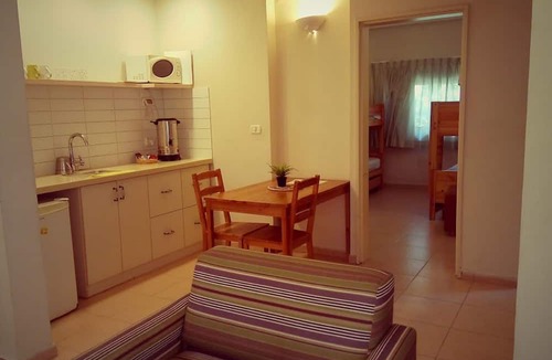 Tirat Zvi Apartment | Kibbutz Tiratzvi - Country Lodging