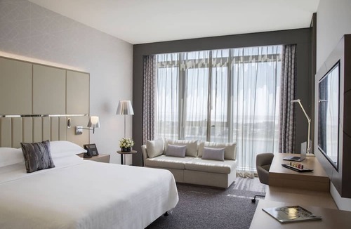 Capital Centre Hotel | Pearl Rotana Capital Centre