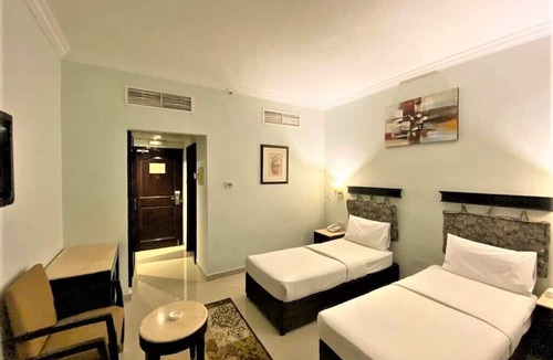 Al Muraqqabat Hotel | Signature Inn Deira - Free Parking