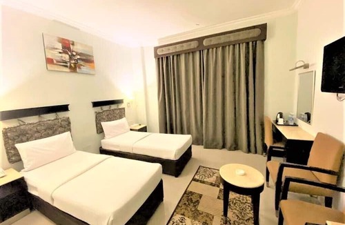 Al Muraqqabat Hotel | Signature Inn Deira - Free Parking