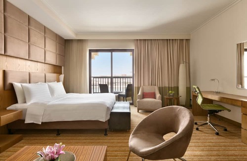 Al Maqta Hotel | Traders Hotel, Qaryat Al Beri