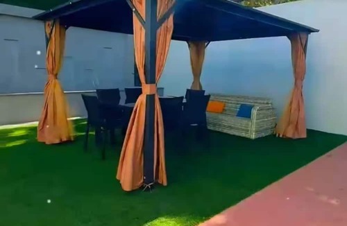Dubai Hostel | Luxury Golden Sand Bedspace