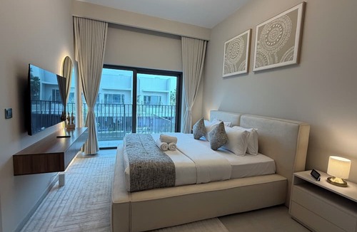 Dubai Apartment | Liva Suites By Hostiva - Dubai South