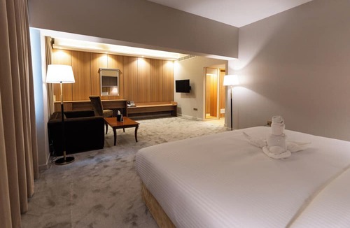 Deira Hotel | Luxe Grand Hotel
