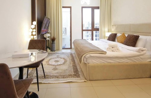 Dubai Apartment | Silk Valley - Cozy Studio with pool view