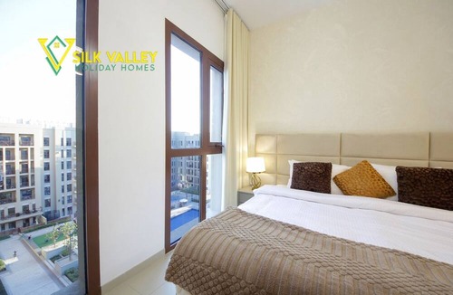 Dubai Apartment | Silk Valley - Cozy Studio with pool view
