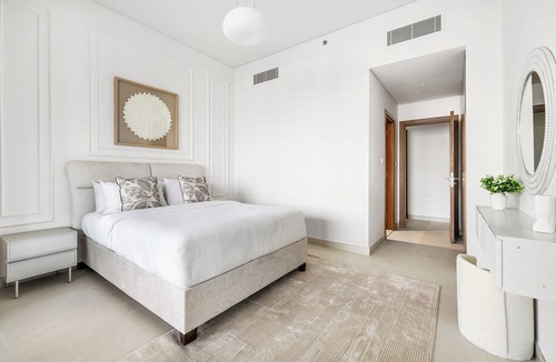 Al Safa Apartment | 2BR M Huge Terrace Direct Canal Access