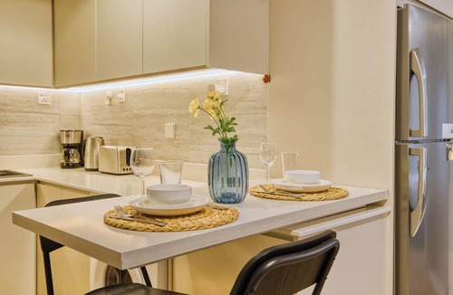 Jumeirah Lake Towers Apartment | PVH - Cozy Central Studio - Dubai Gate 1