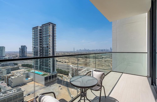 Dubai Apartment | PVH - Elegant 1BR - Binghatti House