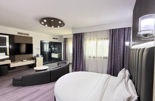 Al Qasimia Hotel | Belvilla Royal Tulip Sharjah Aparthotel