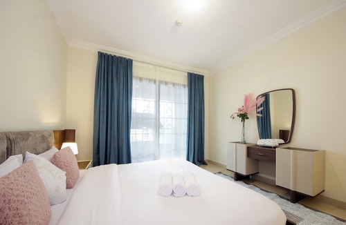 Dubai Apartment | Silk Valley - Luxury 1B with pool access