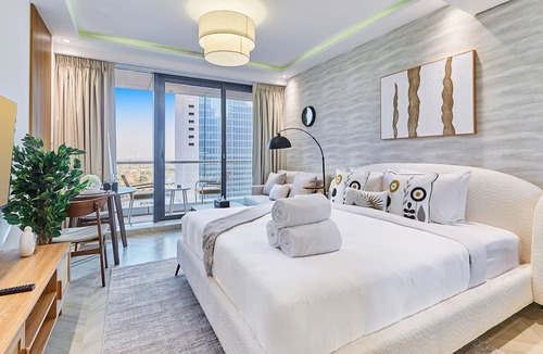 Jumeirah Lake Towers Apartment | bnbme - Gold Crest Views 2 - STUDIO
