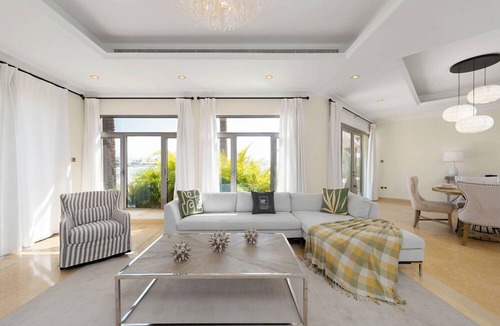 Palm Jumeirah Villa | Maison Privee - Exclusive Villa w/Private Pool, Garden and Beach