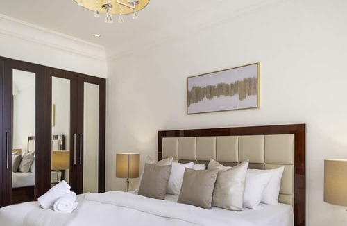 Palm Jumeirah Apartment | LUX The Grandeur Palm Garden View Suite